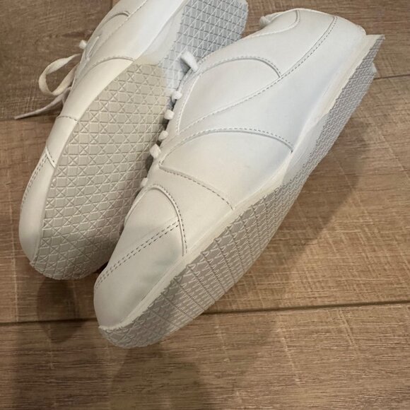 KAEPA WOMENS WHITE CHEER SHOES NWOB 5.5 - Picture 4 of 7